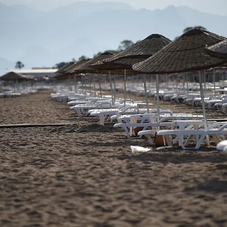 Yakamoz Karavan Kamp alanı